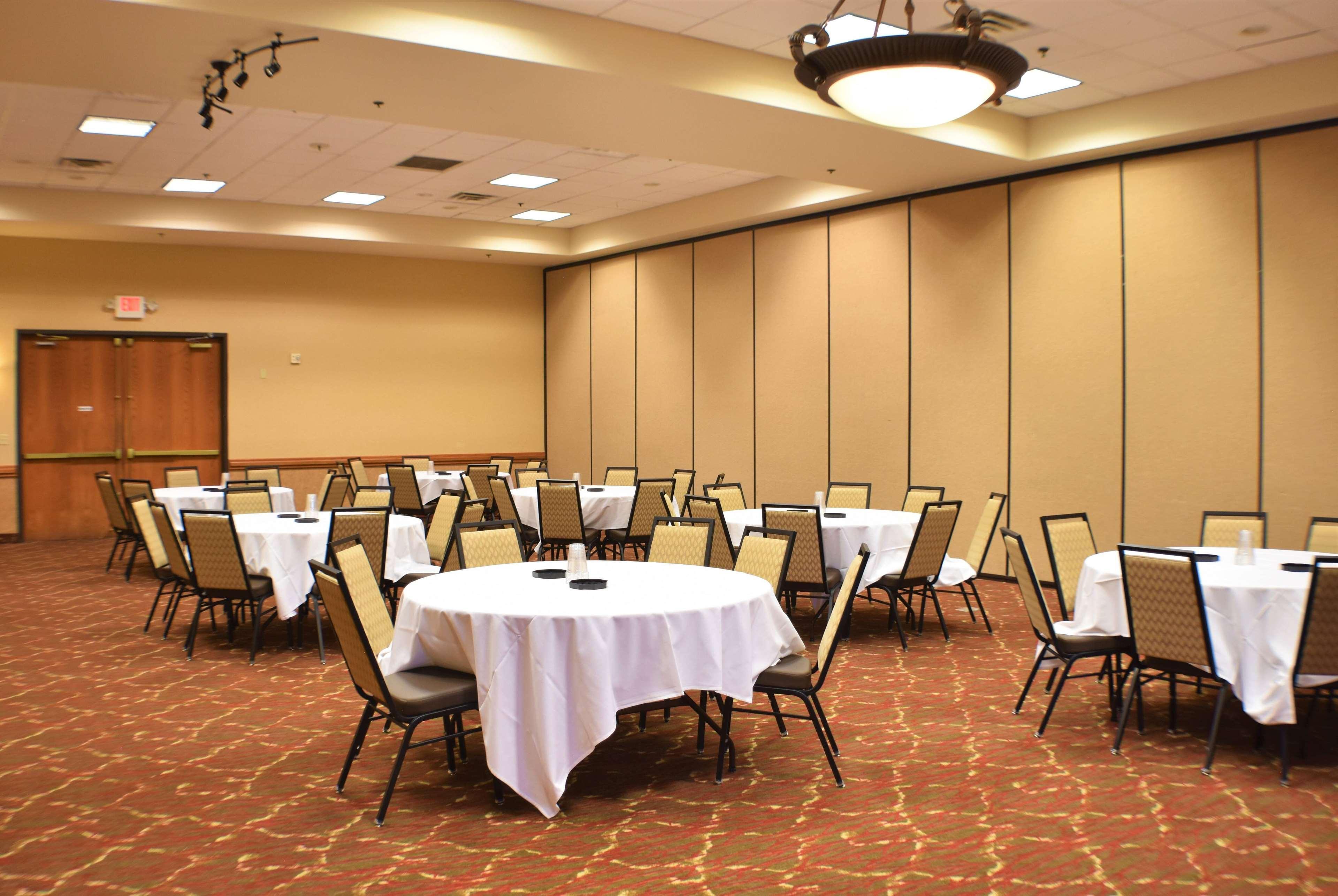 Ramada By Wyndham Sioux Falls Airport - Waterpark Resort & Event Center Exteriér fotografie
